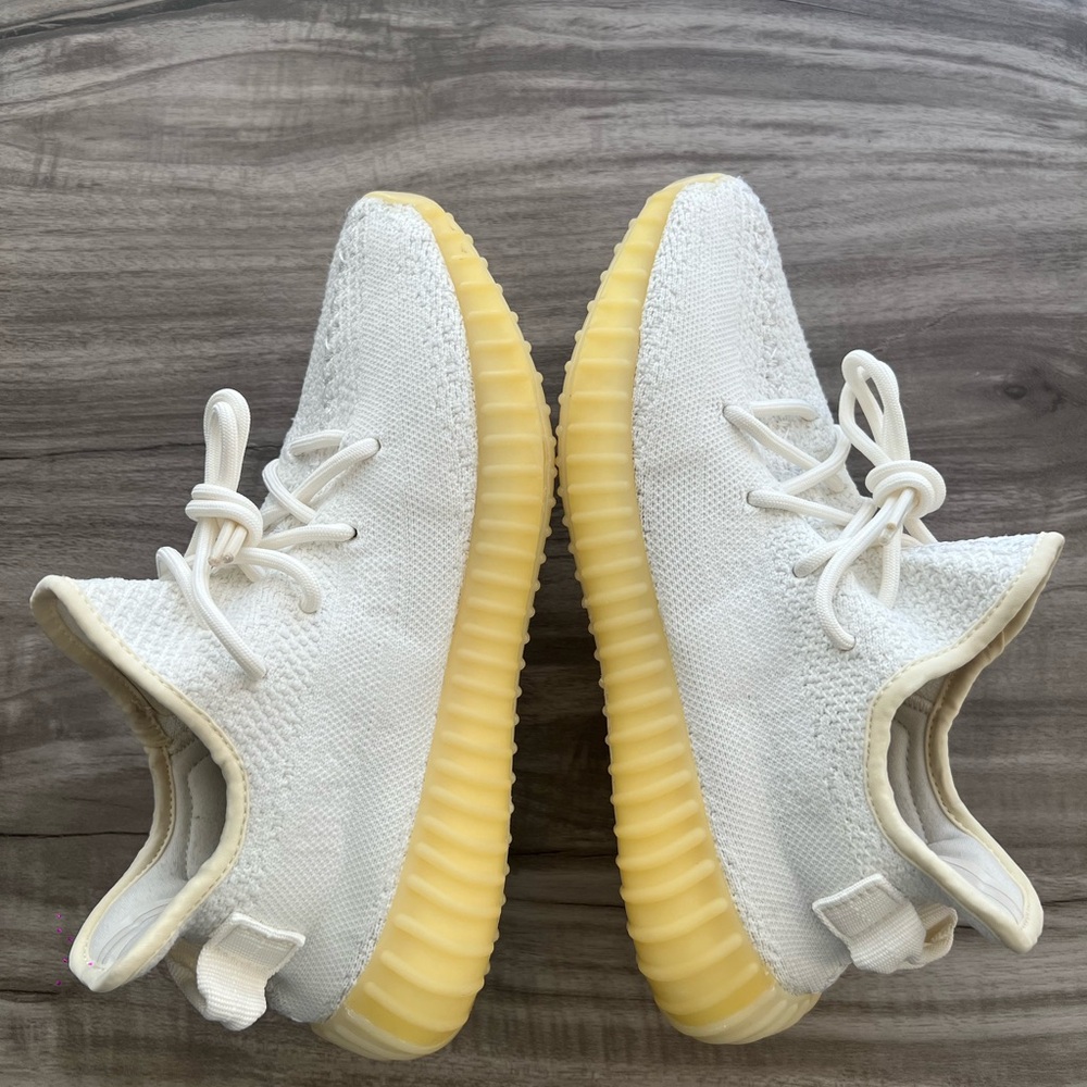 Size 7 Men’s/ 8.5 Women’s- adidas Yeezy Boost 350 V2 Low Cream White - Picture 2 of 8